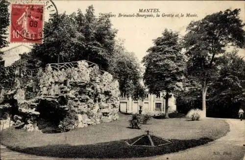 Ak Mantes-Yvelines, Square Brieussel-Bourgeois, Höhle, Museum