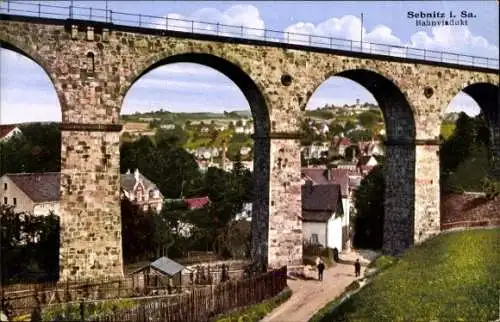 Ak Sebnitz in Sachsen, Bahnviadukt, Blick auf den Ort