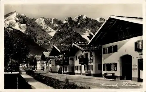 Ak Garmisch Partenkirchen in Oberbayern, Häuser in der Klammstraße, Alpen