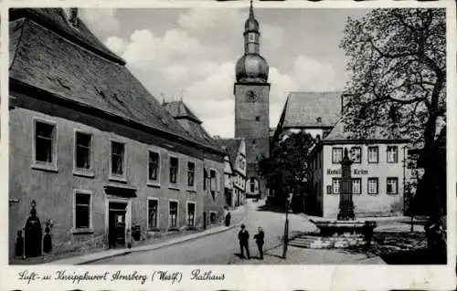 Ak Arnsberg im Hochsauerlandkreis, Rathaus mit Glockenturm, Hotel zur Krim, Alter Markt