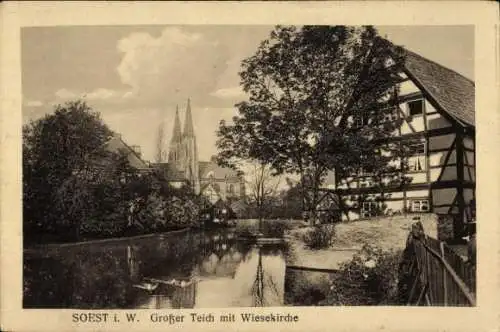 Ak Soest Westfalen, Großer Teich mit Wiesekirche, Kind