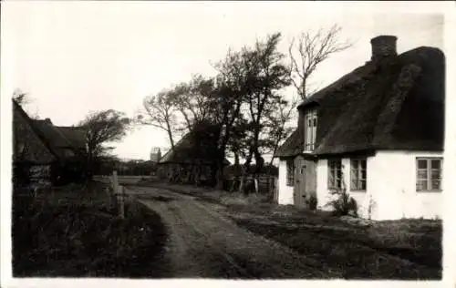 Foto Ak Goting Nieblum auf der Insel Föhr Nordfriesland, Dorfstraße