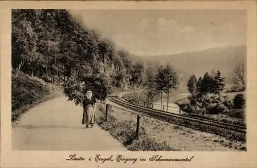 Ak Lauter Bernsbach im Erzgebirge Sachsen, Eingang ins Schwarzwassertal, Bäuerin, Eisenbahnstrecke