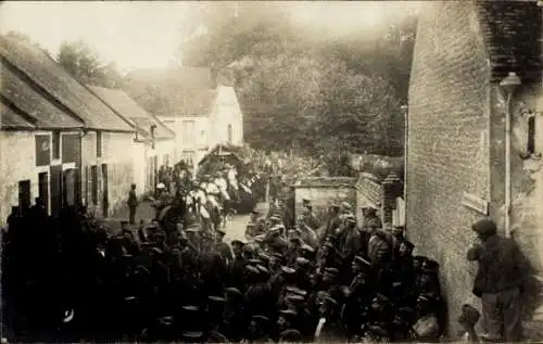 Foto Ak Bad Langensalza Thüringen, Festzug, geschmückter Festwagen, Soldaten