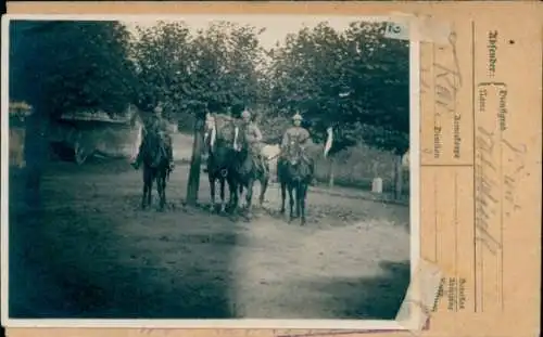 Foto Ak Gotha in Thüringen, Deutsche Soldaten in Uniform, auf Pferden