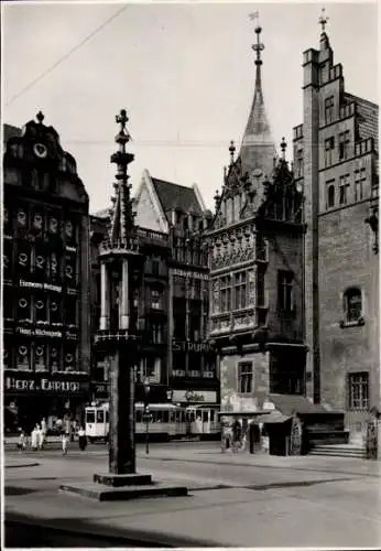 Ak Wrocław Breslau Schlesien, Rathaus und Staupsäule, Straßenbahn, Eisenwaren Werkzeuge