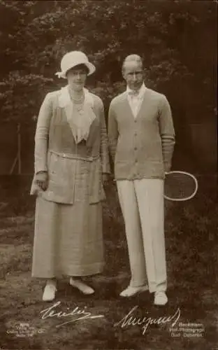 Ak Kronprinz Wilhelm von Preußen, Kronprinzessin Cecilie von Preußen, Tennisschläger, Liersch 8010