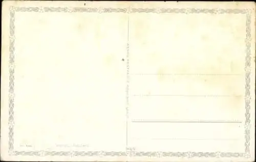 Ak Drei braune Pferde mit Zaumzeug im Stall