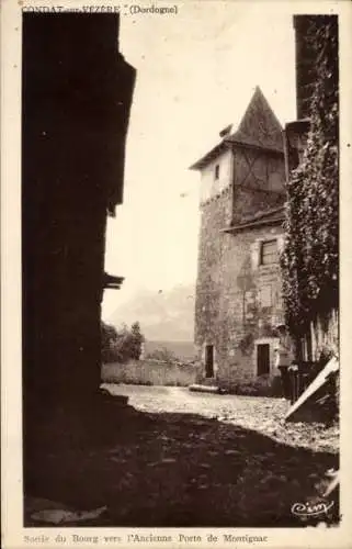 Ak Condat sur Vezere Dordogne, Sortie du Bourg vers l'Ancienne Porte de Montignac