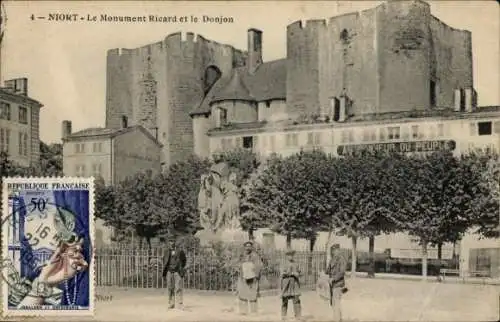 Ak Niort Deux Sèvres, Bergfried, Ricard-Denkmal