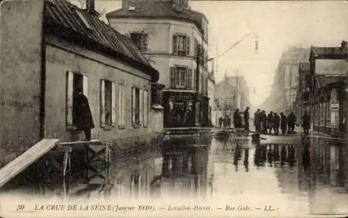 Ak Levallois Perret Hauts de Seine, Rue Gide, Die Flut der Seine 1910