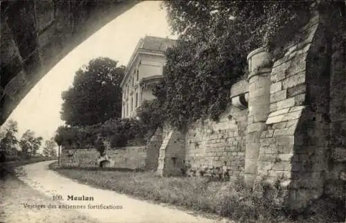 Ak Meulan Yvelines, Vestiges des anciennes fortifications