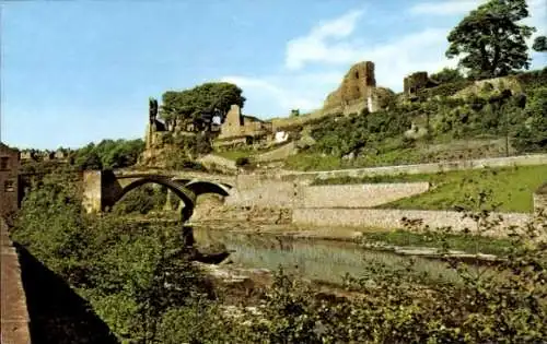 Ak Barnard Castle Durham England, Burgruine und der Fluss Tees