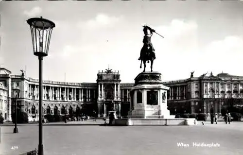 Ak Wien 1 Innere Stadt, Denkmal auf dem Heldenplatz