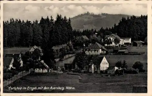 Ak Carlsfeld Eibenstock im Erzgebirge, Blick zum Ort mit Auersberg, Unterkunftshaus Auersberg