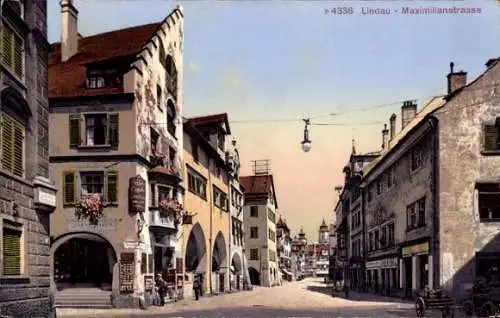 Ak Lindau am Bodensee Schwaben, Maximilianstraße, Straßenlaterne