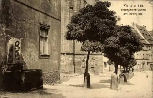 Ak Pirna an der Elbe, Erlenpeterbrunnen am Kirchplatz