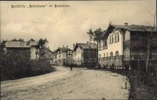 Ak Hannover in Niedersachsen, Heilstätte Heidehaus, Straßenpartie