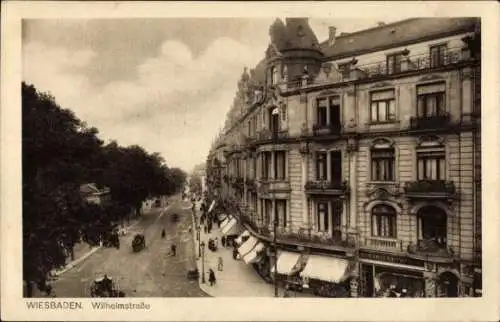 Ak Wiesbaden in Hessen, Blick in die Wilhelmstraße, Geschäfte, Passanten