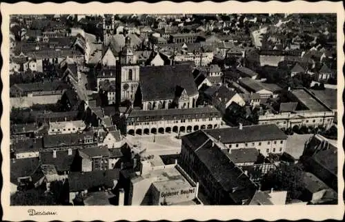 Ak Dessau in Sachsen Anhalt, Fliegeraufnahme vom Stadtzentrum, Kirche, Goldener Beutel