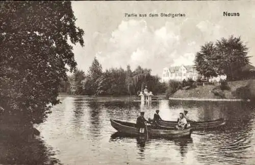 Ak Neuss, Partie aus dem Stadtgarten, Ruderboot