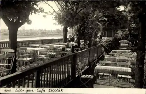 Foto Ak Dresden Söbringen, Terrasse des Cafe Elbblick