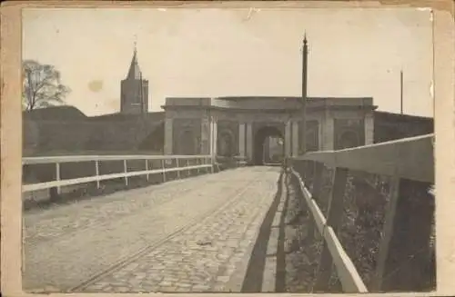 Foto Naarden Nordholland Niederlande, Brücke, Tor, Turm