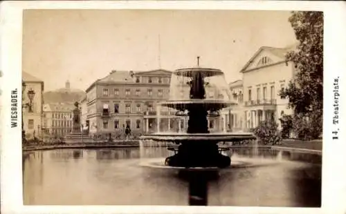 CdV Wiesbaden in Hessen, Theaterplatz, Brunnen