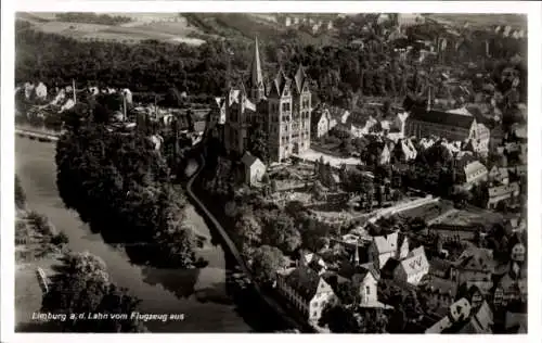 Ak Limburg an der Lahn in Hessen, Blick auf den Limburger Dom u. Altstadt, Vogelperspektive