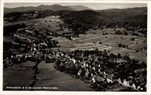 Ak Pleisweiler Oberhofen in der Pfalz, Fliegeraufnahme