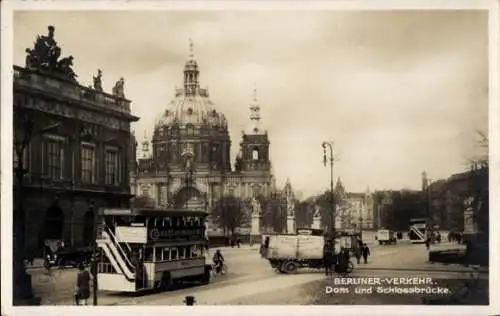 Ak Berlin Mitte, Dom und Schlossbrücke, Berliner Verkehr, Bus Continental