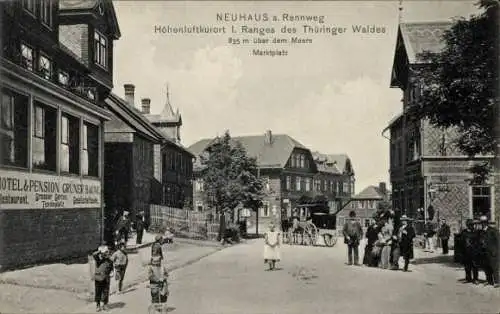 Ak Neuhaus am Rennweg Thüringen, Hotel Grüner Baum, Marktplatz, Kutsche