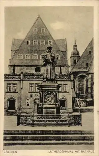 Ak Lutherstadt Eisleben in Sachsen Anhalt, Lutherdenkmal mit Rathaus, Siemering