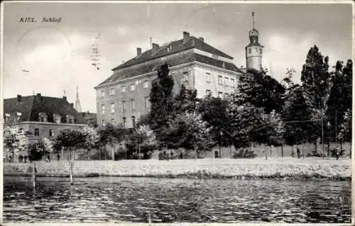 Ak Kiel, Schloss vom Wasser gesehen