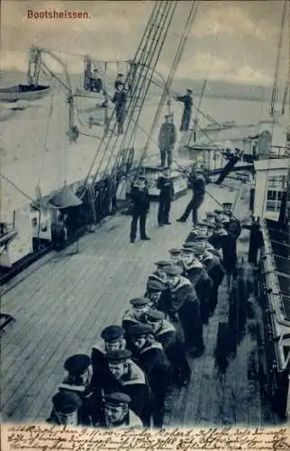 Ak Bootsheißen, deutsche Seeleute an Deck eines Schiffes, Kaiserliche Marine