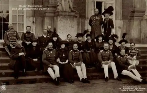 Ak Kaiserpaar mit der kaiserlichen Familie, Kaiserin Auguste Viktoria, Kaiser Wilhelm II, Prinzen