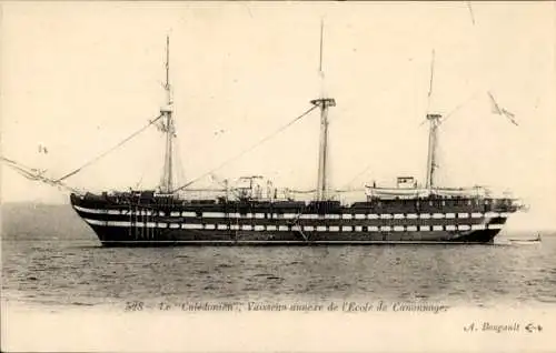 Ak Französisches Kriegsschiff, Le Caledonien, Vaisseau annexe de l'Ecole de Canonnage