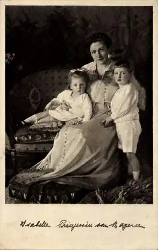 Ak Isabelle Prinzessin von Bayern mit Kindern, Isabella von Croÿ, Portrait