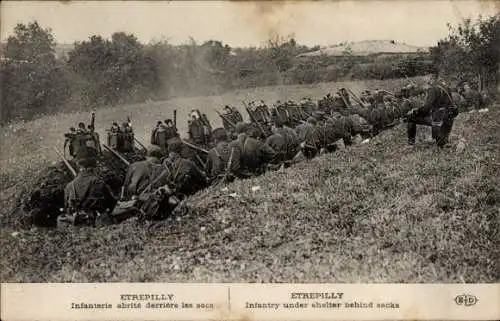 Ak Etrepilly Seine et Marne, Infanterie in Deckung hinter Säcken