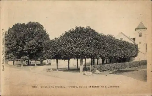 Ak Lesches Seine et Marne, Place, Kirche, Brunnen