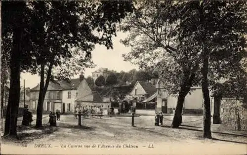 Ak Dreux Eure et Loir, La Caserne vue de l'Avenue du Chateau