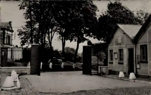 Ak Dreux Eure et Loir, Kaserne, Polizeistation