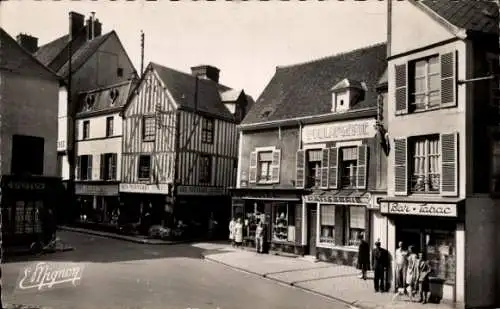 Ak Dreux Eure et Loir, Carrefour des Rues Saint-Pierre, Rotrou de Senarmont und Godeau