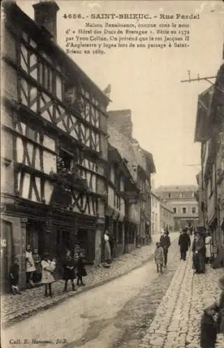 Ak Saint Brieuc Côtes d'Armor, Rue Fardel, Maison Renaissance, Hotel des Ducs de Bretagne