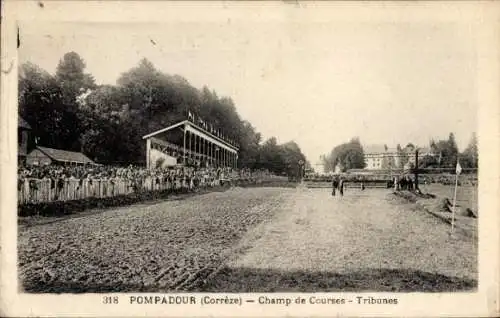 Ak Pompadour Corrèze, Rennbahn, Tribünen