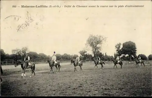 Ak Maisons Laffitte Yvelines, Pferdeparade vor dem Rennen auf der Trainingsstrecke