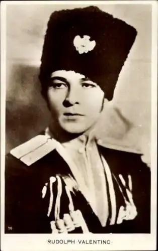 Ak Schauspieler Rudolph Valentino, Portrait