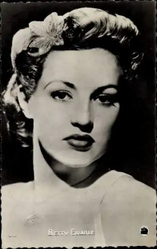 Ak Schauspielerin Betty Grable, Portrait