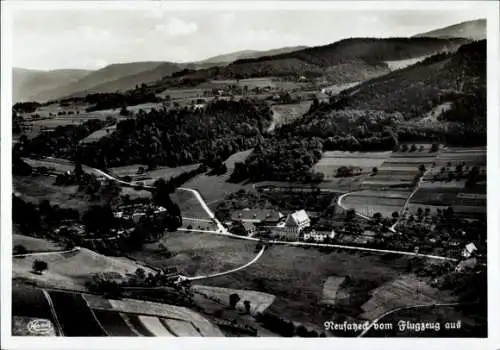 Ak Neusatz Bühl in Baden, Fliegeraufnahme, Panorama vom Ort