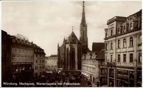 Ak Würzburg am Main Unterfranken, Marktplatz, Marienkapelle mit Falkenhaus